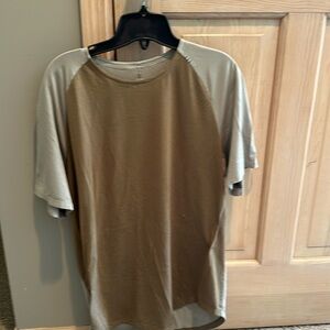 Lululemon men’s shirt